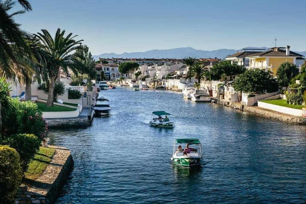 Jouvacations Villa Freser Empuriabrava Εξωτερικό φωτογραφία